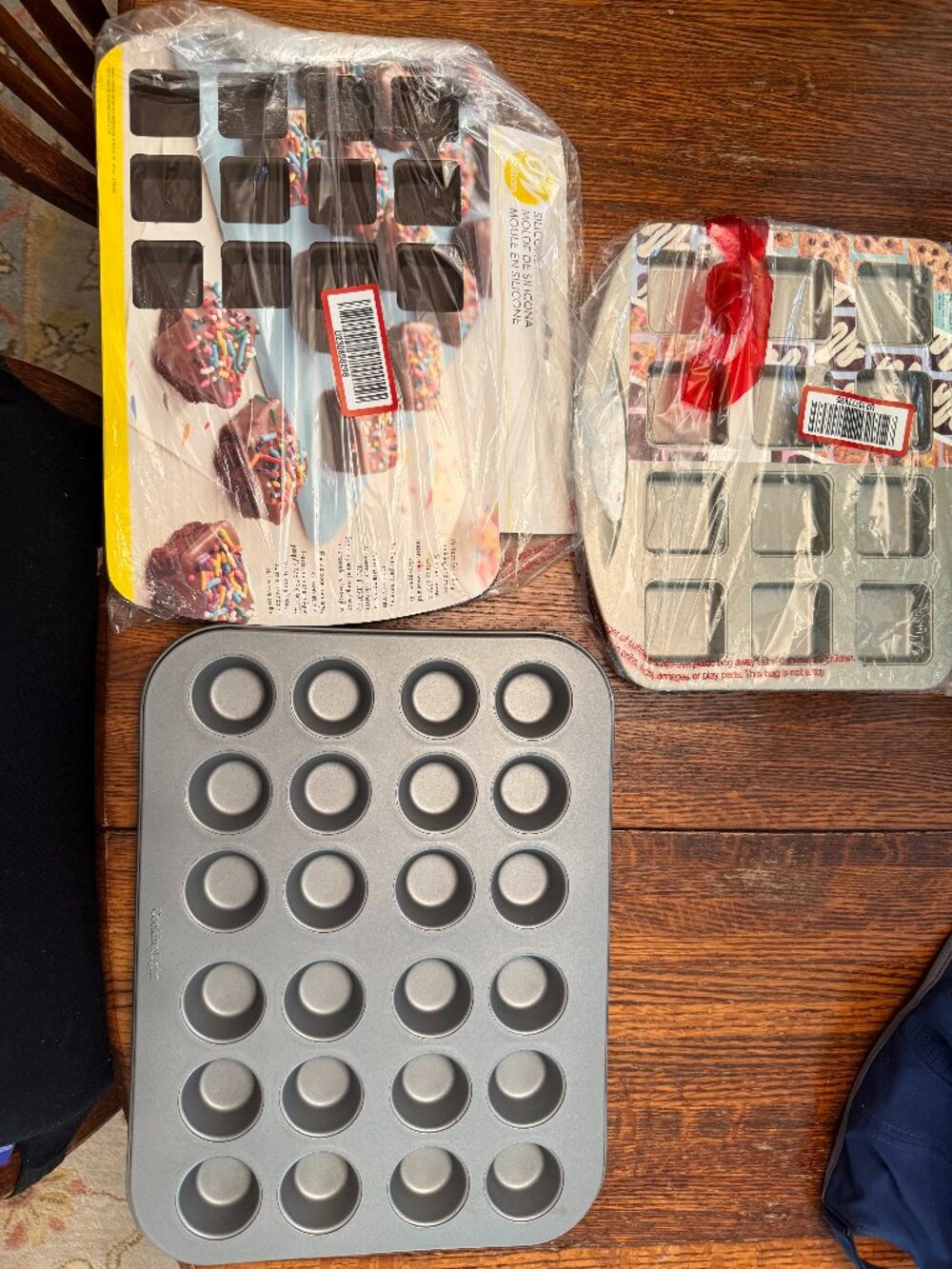 NEW! 3 pans!! Wilton square mini molds. Silicone, and metal, Cooking Light Mini